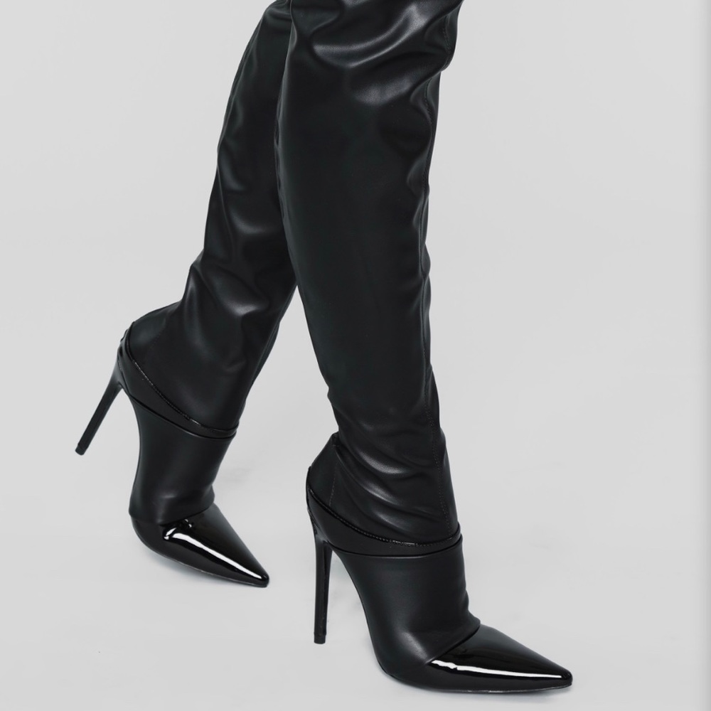 Leveling Up Boot - Black
